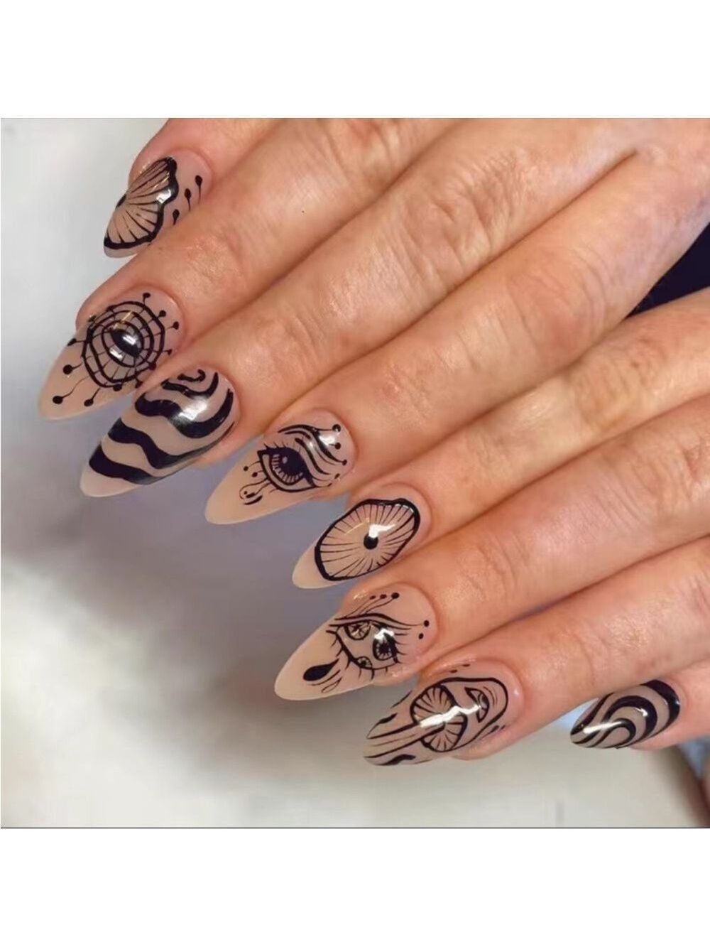 Monochrome Trippy Chic - Nail Junkie - full artificial nail set